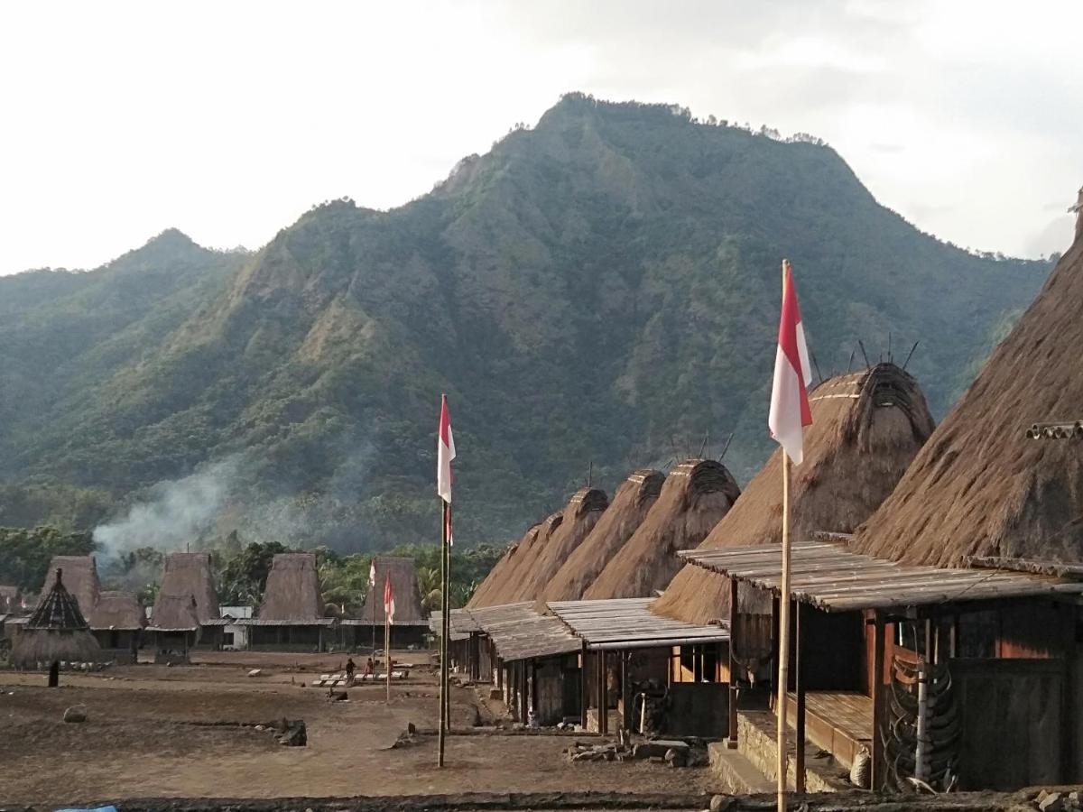 Arnolds Familly Homestay Bajawa 外观 照片