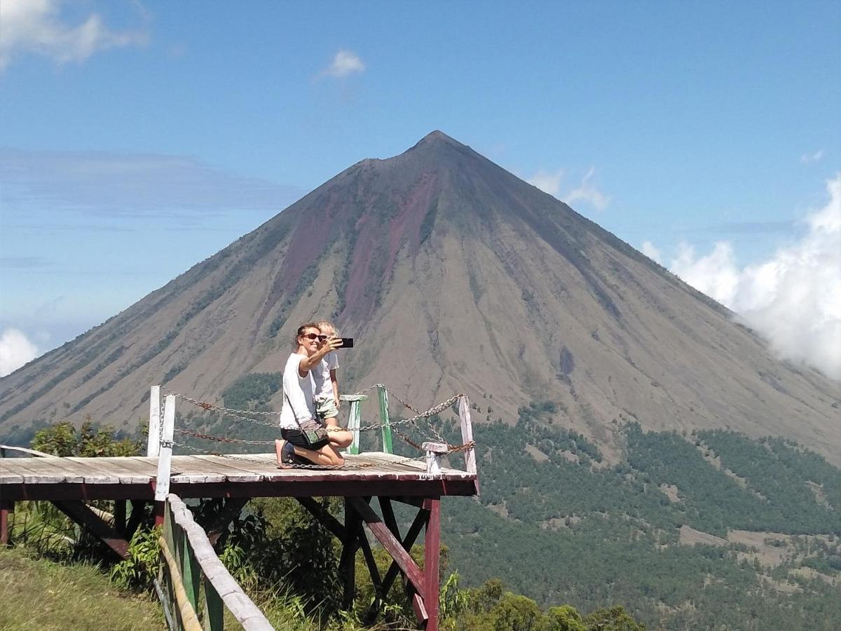 Arnolds Familly Homestay Bajawa 外观 照片
