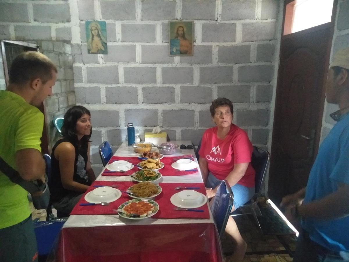 Arnolds Familly Homestay Bajawa 外观 照片