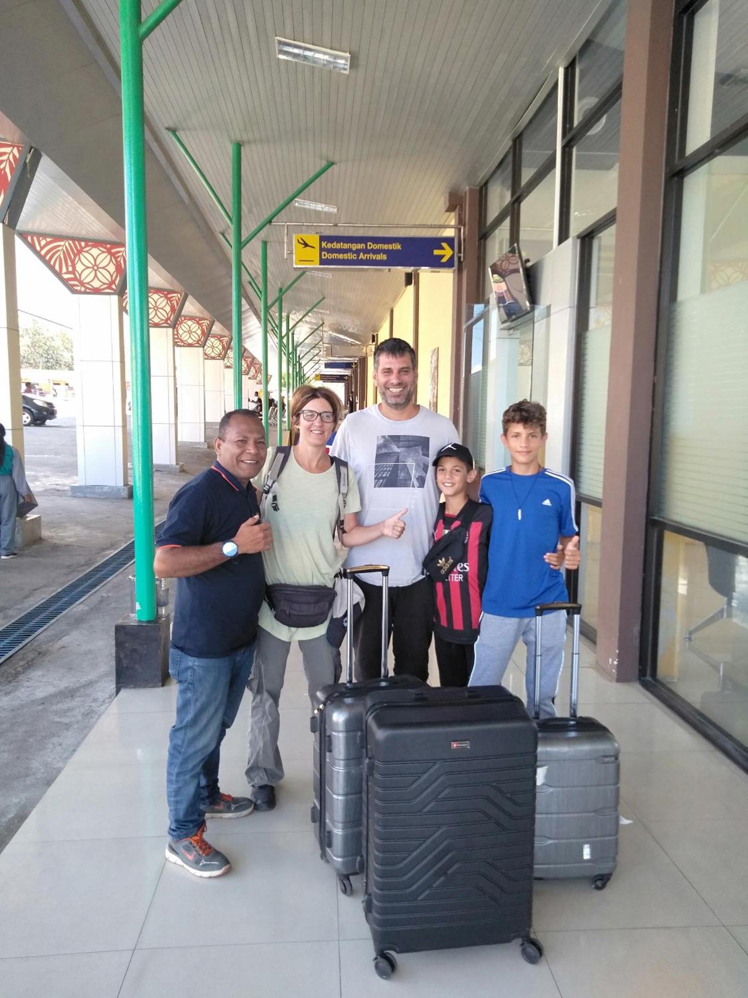 Arnolds Familly Homestay Bajawa 外观 照片
