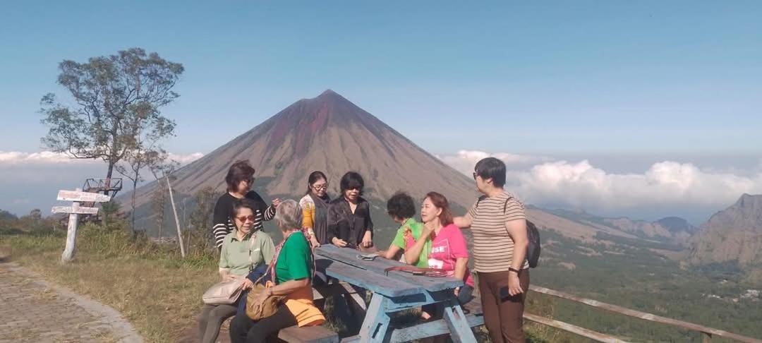Arnolds Familly Homestay Bajawa 外观 照片